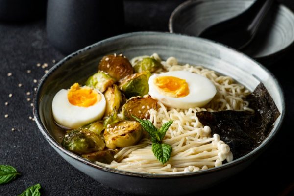 Domowy ramen. Kulinarna podróż do Azji bez wychodzenia z domu