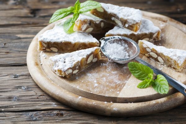 Panforte z owocami i orzechami