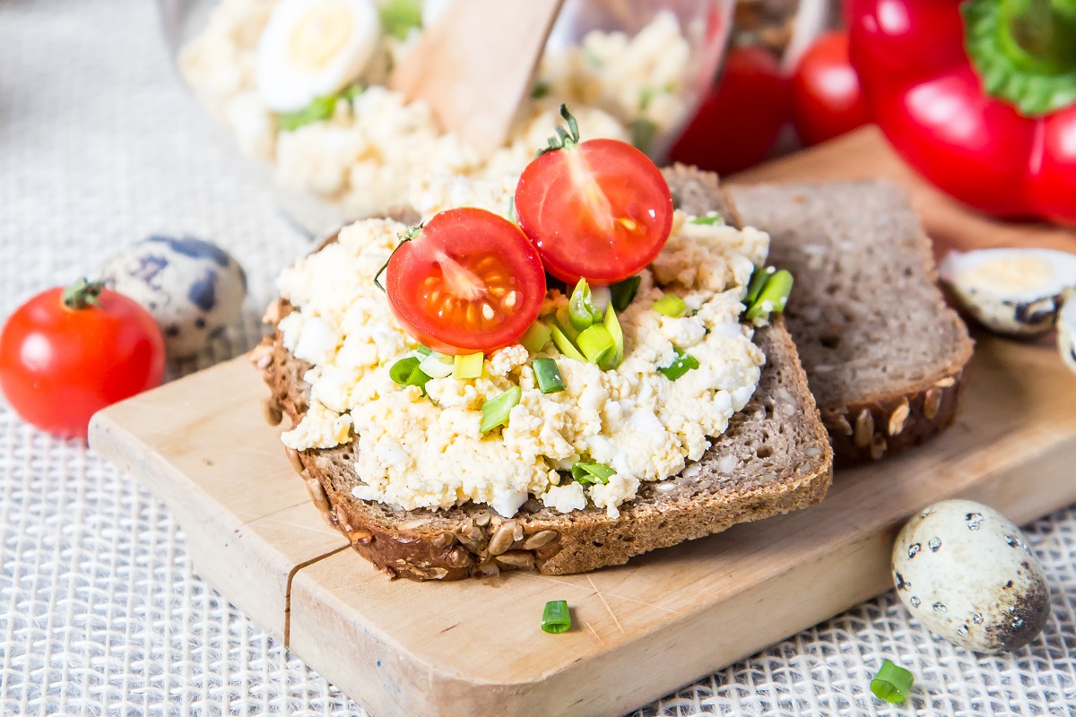 Sandwicze z pastą jajeczną