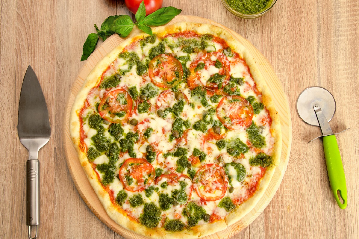 Pizza z kurczakiem i pesto