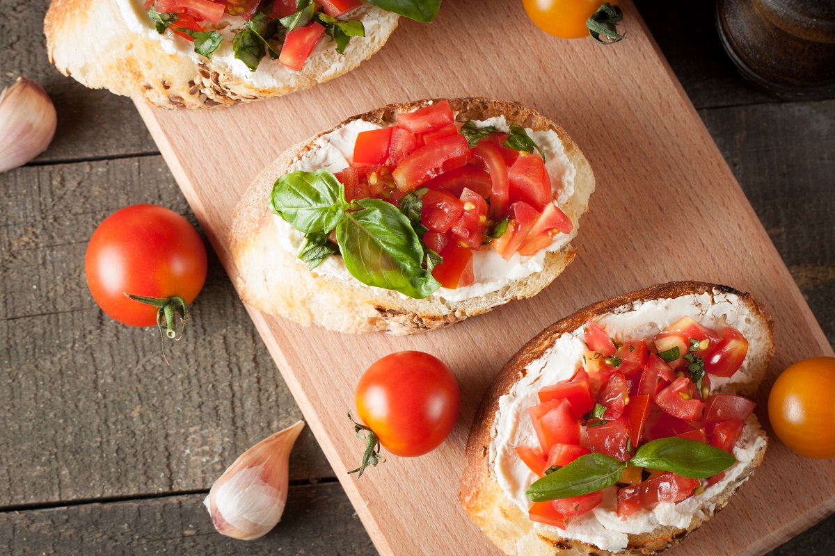 Bruschetta z serem feta