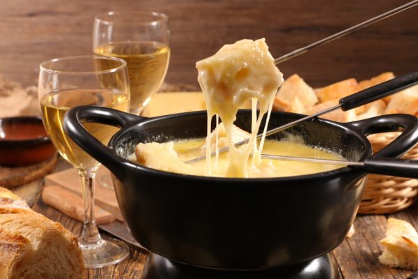 Fondue z sera cheddar