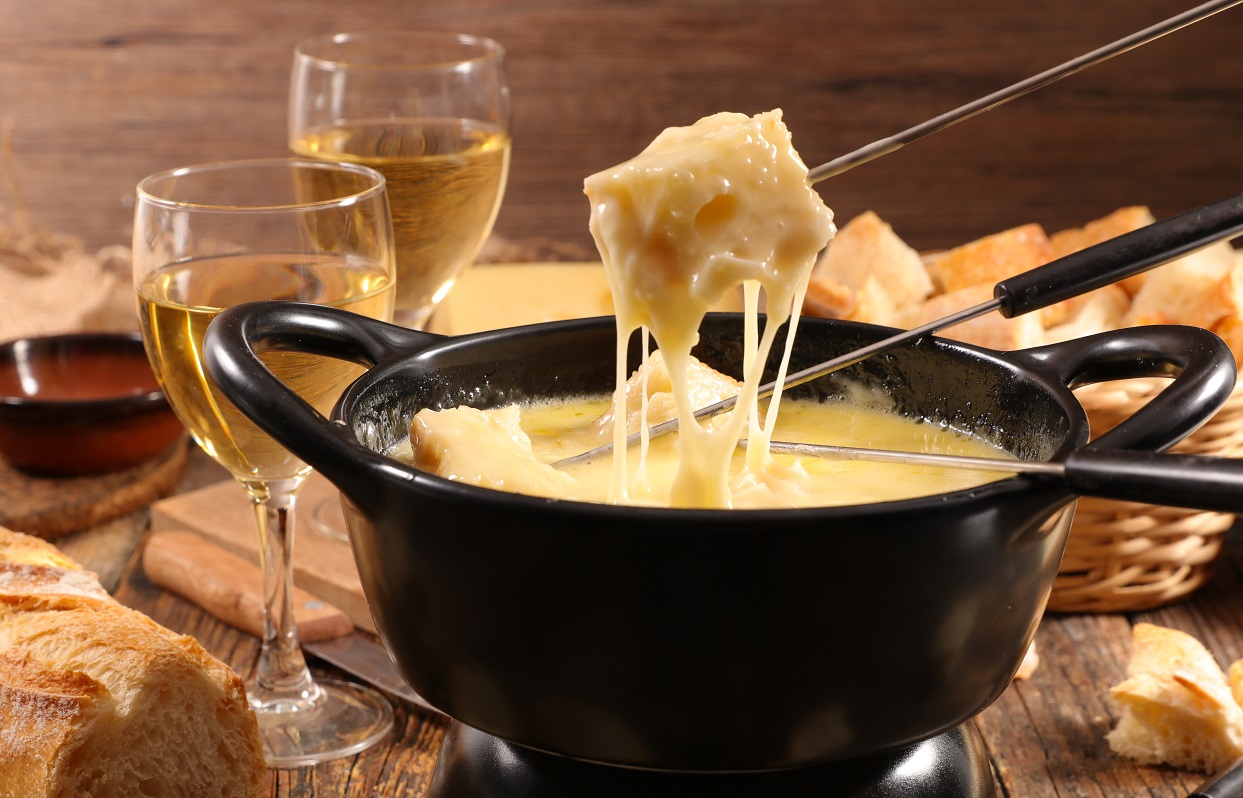 Fondue z sera cheddar