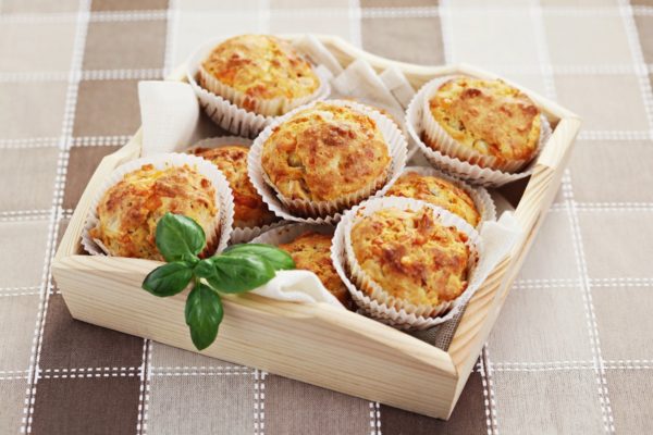 Muffinki z cheddarem i pieprzem